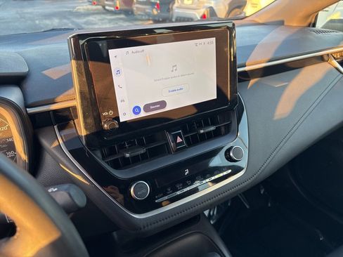 Used 2024 Toyota Corolla SE w/ Convenience Package image 17