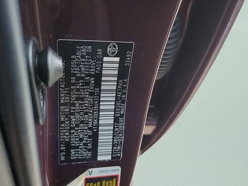 Used 2011 Toyota Avalon Limited image 29