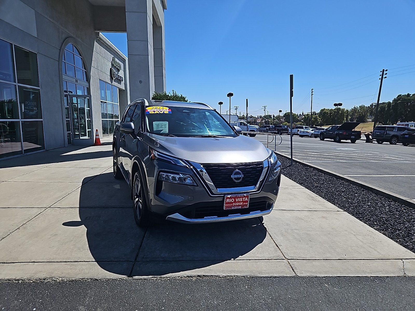 Used 2023 Nissan Rogue Platinum w/ Platinum Premium Package FWD image 7