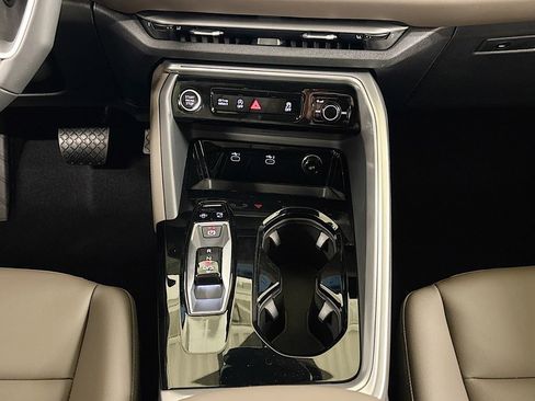 New 2025 Audi Q5 Premium image 13