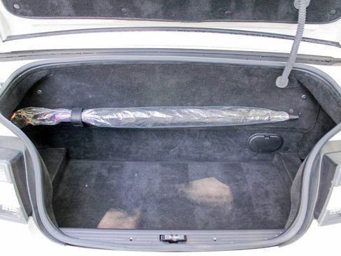 Used 2014 Aston Martin DB9 Volante RWD image 23