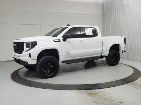 Used 2024 GMC Sierra 1500 Elevation w/ Preferred Package AWD/4WD image 4