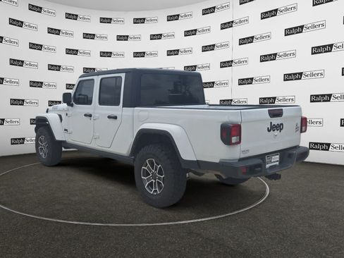 Used 2022 Jeep Gladiator Sport AWD/4WD image 4