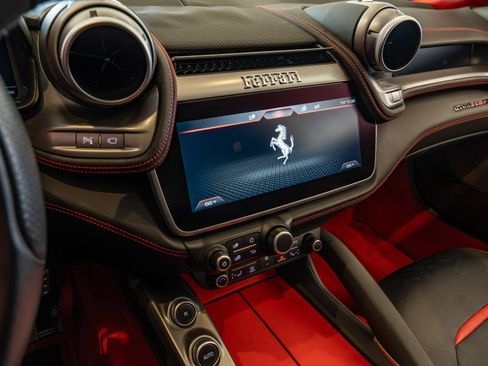 Used 2017 Ferrari GTC4Lusso AWD/4WD image 16