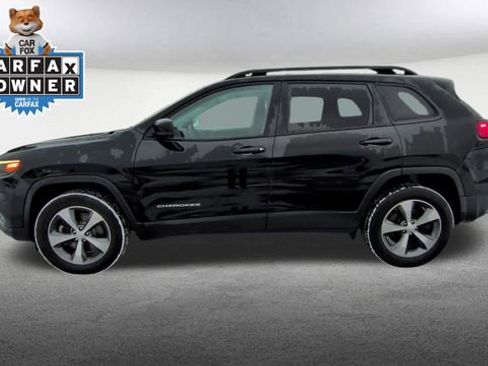 Used 2022 Jeep Cherokee Limited image 6