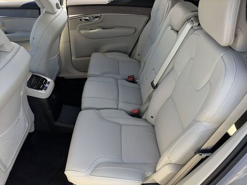 New 2026 Volvo XC90 T8 Ultra w/ Protection Package Premier AWD/4WD image 18