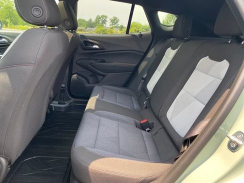Certified 2024 Chevrolet Trax RS w/ Sunroof Package FWD image 19
