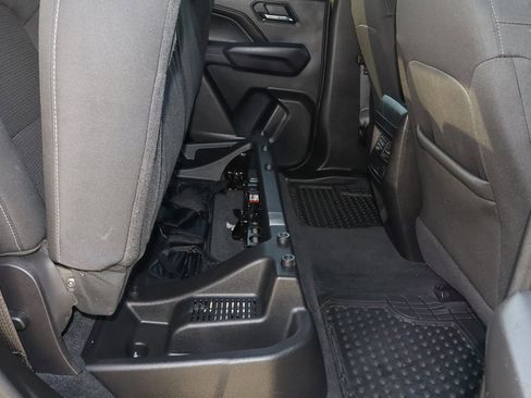 Used 2023 Chevrolet Colorado LT w/ LT Convenience Package II image 9