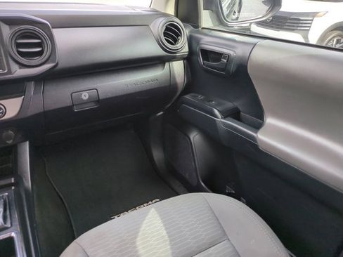 Used 2019 Toyota Tacoma SR5 image 17