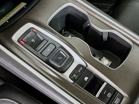 Used 2019 Honda Accord Touring image 18