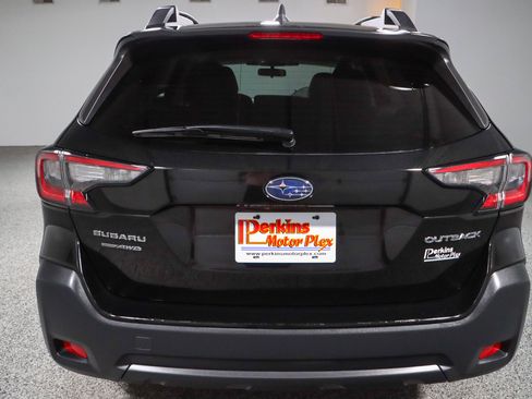 Used 2024 Subaru Outback Premium AWD/4WD image 8