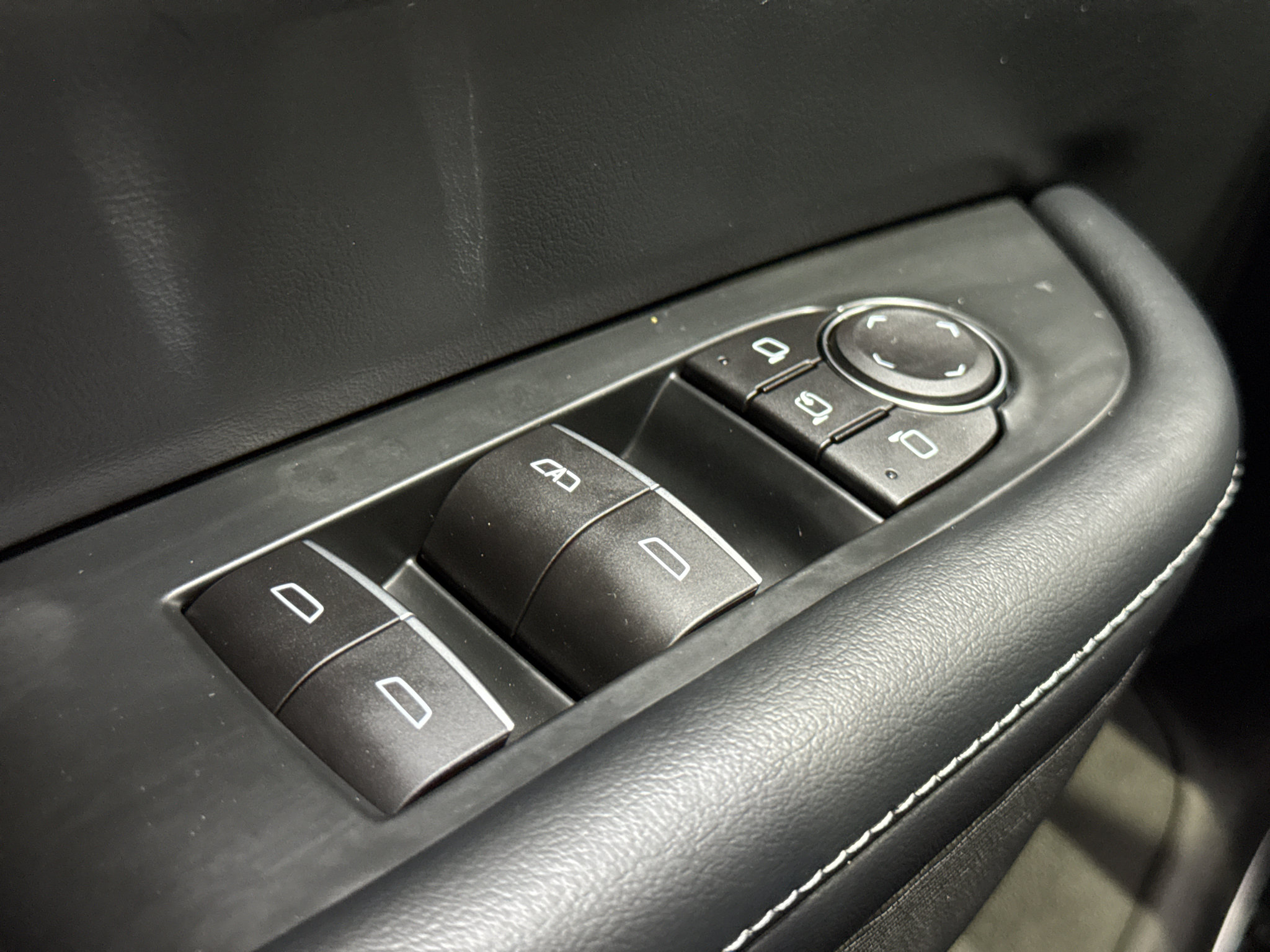 Used 2026 Buick Enclave Sport Touring w/ Power Package AWD/4WD image 40