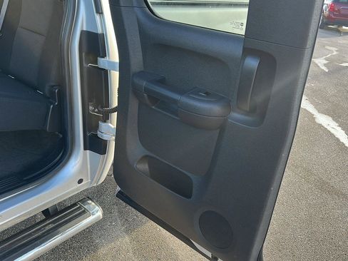 Used 2011 Chevrolet Silverado 2500 LT w/ Interior Plus Package image 15