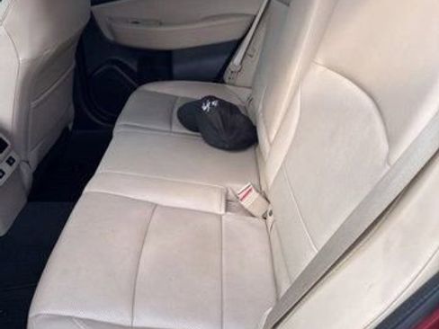 Used 2017 Subaru Outback 2.5i Limited image 12