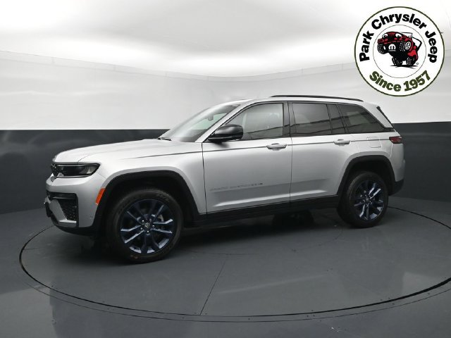 New 2026 Jeep Grand Cherokee Limited AWD/4WD image 2
