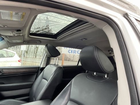 Used 2017 Subaru Outback 3.6R Limited image 21