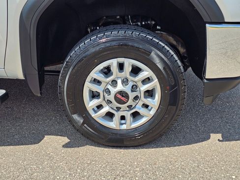 Used 2023 GMC Sierra 2500 SLE image 8