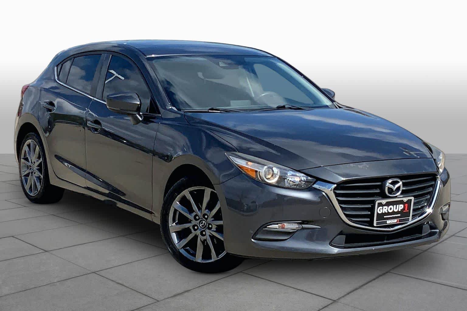 Used 2018 MAZDA MAZDA3 Touring FWD image 3