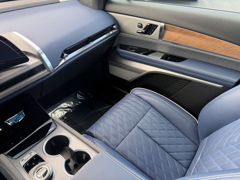 Certified 2026 Cadillac Vistiq Premium Luxury w/ LPO, Floor Liner Package AWD/4WD image 18