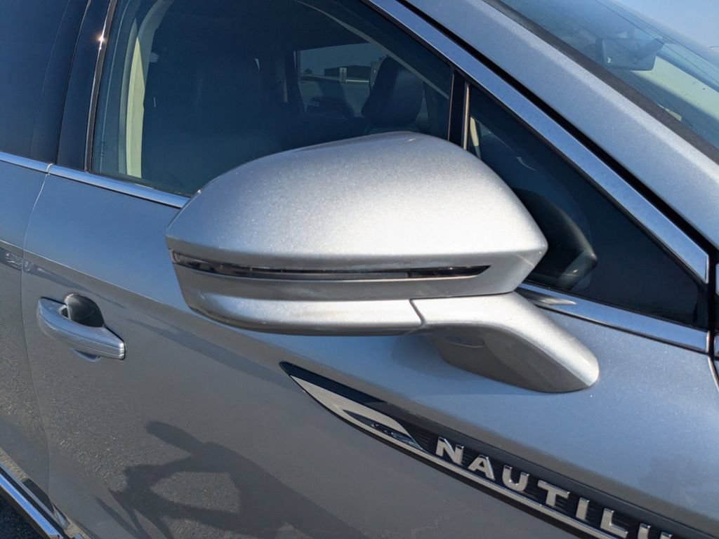 Used 2023 Lincoln Nautilus Reserve FWD image 12