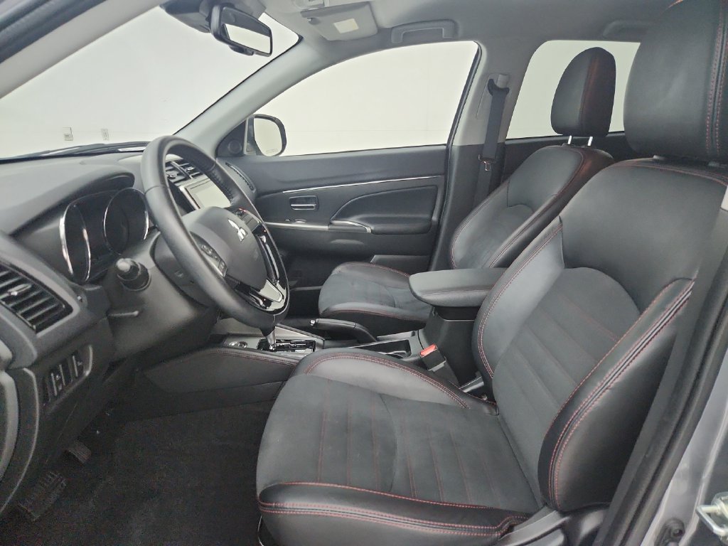 Used 2025 Mitsubishi Outlander Sport SE AWD/4WD image 19