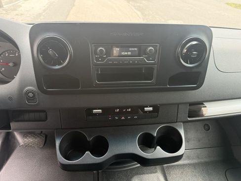 Used 2019 Mercedes-Benz Sprinter 170 image 19