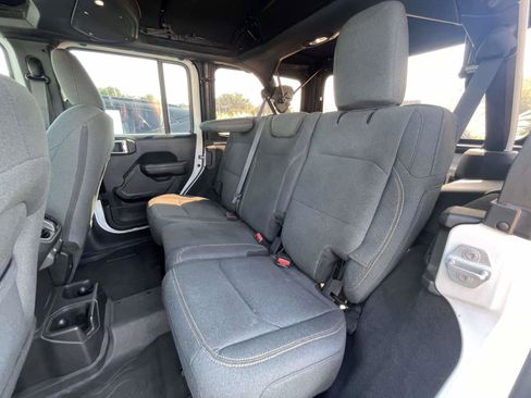 Used 2024 Jeep Wrangler Unlimited Sport AWD/4WD image 9