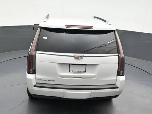 Used 2020 Cadillac Escalade 2WD image 19