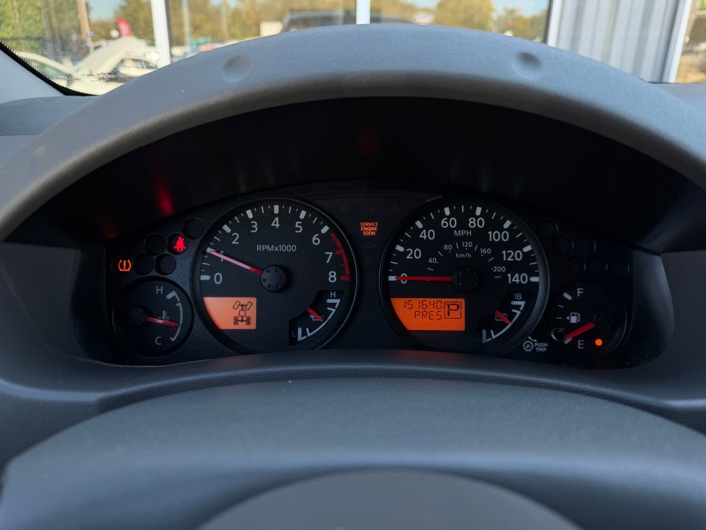 Used 2011 Nissan Frontier SV w/ SV Premium Utility Pkg AWD/4WD image 11