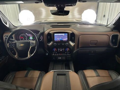 Used 2020 Chevrolet Silverado 2500 High Country w/ Z71 Off-Road Package image 17