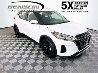 Used 2023 Nissan Kicks SV image 1