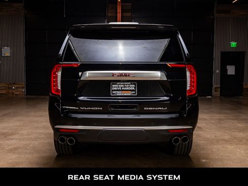 Used 2021 GMC Yukon Denali w/ Denali Premium Package image 7
