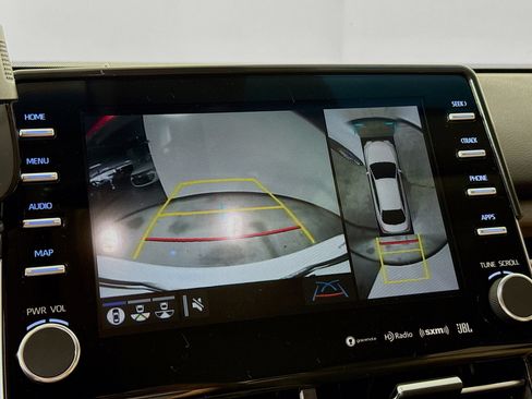 Used 2019 Toyota Avalon Limited image 16