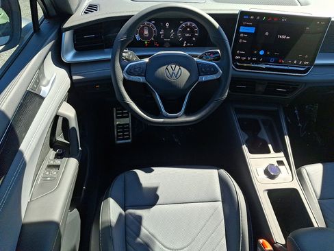 New 2026 Volkswagen Tiguan SE R-Line AWD/4WD image 7
