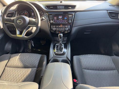 Used 2019 Nissan Rogue SV image 11