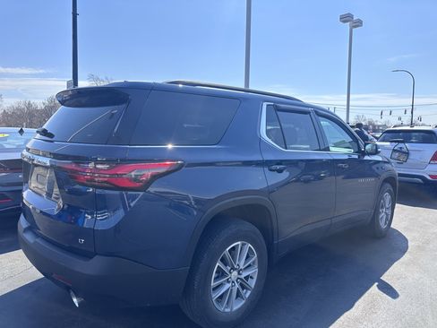Used 2023 Chevrolet Traverse LT image 7