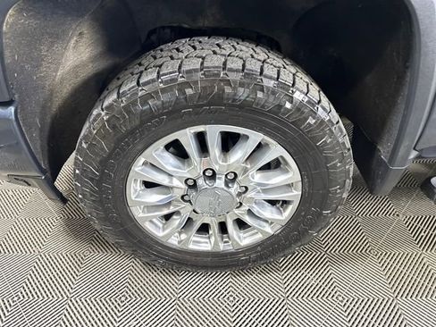 Used 2020 Chevrolet Silverado 2500 High Country image 10