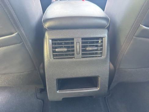 Used 2022 Mitsubishi Outlander SE image 25