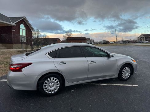 Used 2018 Nissan Altima 2.5 S w/ S Convenience Package image 9