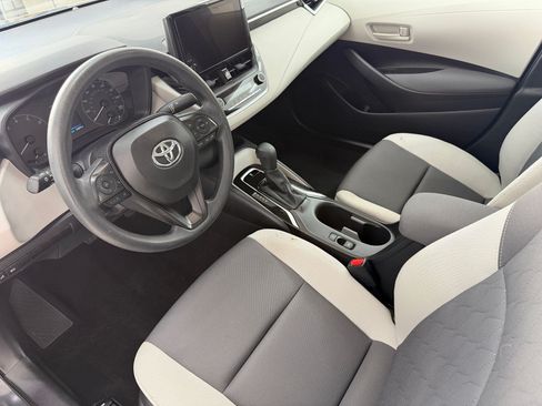 Used 2025 Toyota Corolla LE FWD image 4
