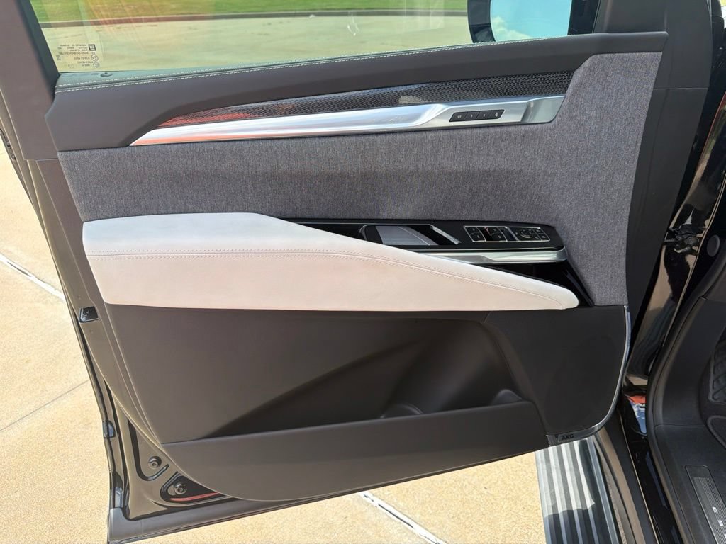 Certified 2026 Cadillac Escalade V AWD/4WD image 17