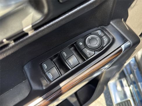 Used 2019 GMC Sierra 1500 SLT w/ SLT Premium Plus Package AWD/4WD image 19