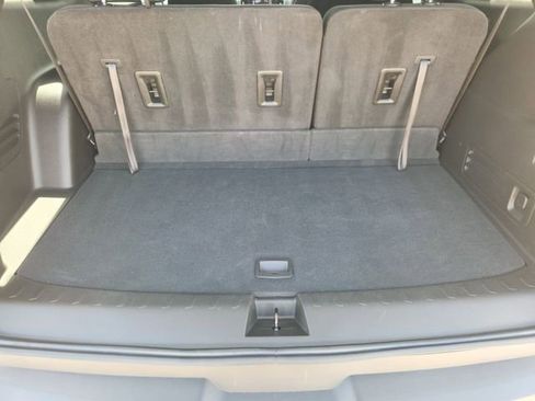 Used 2023 Chevrolet Traverse LT AWD/4WD image 32