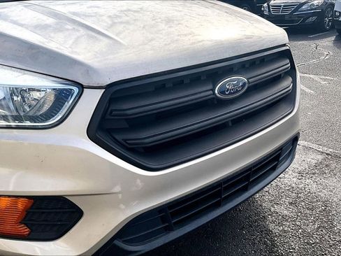 Used 2017 Ford Escape S image 5