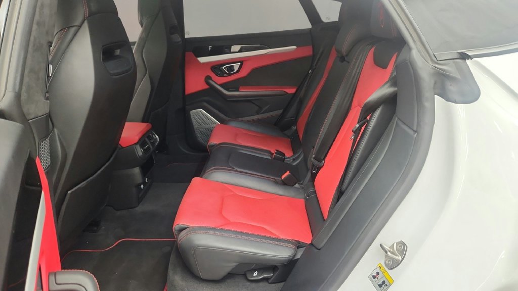 Used 2020 Lamborghini Urus AWD/4WD image 40