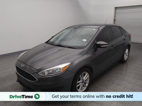 Used 2017 Ford Focus SE image 1