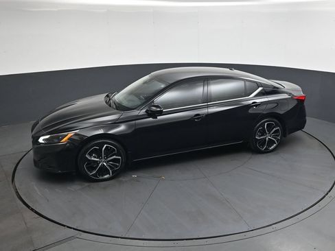 Certified 2025 Nissan Altima 2.5 SR FWD image 41