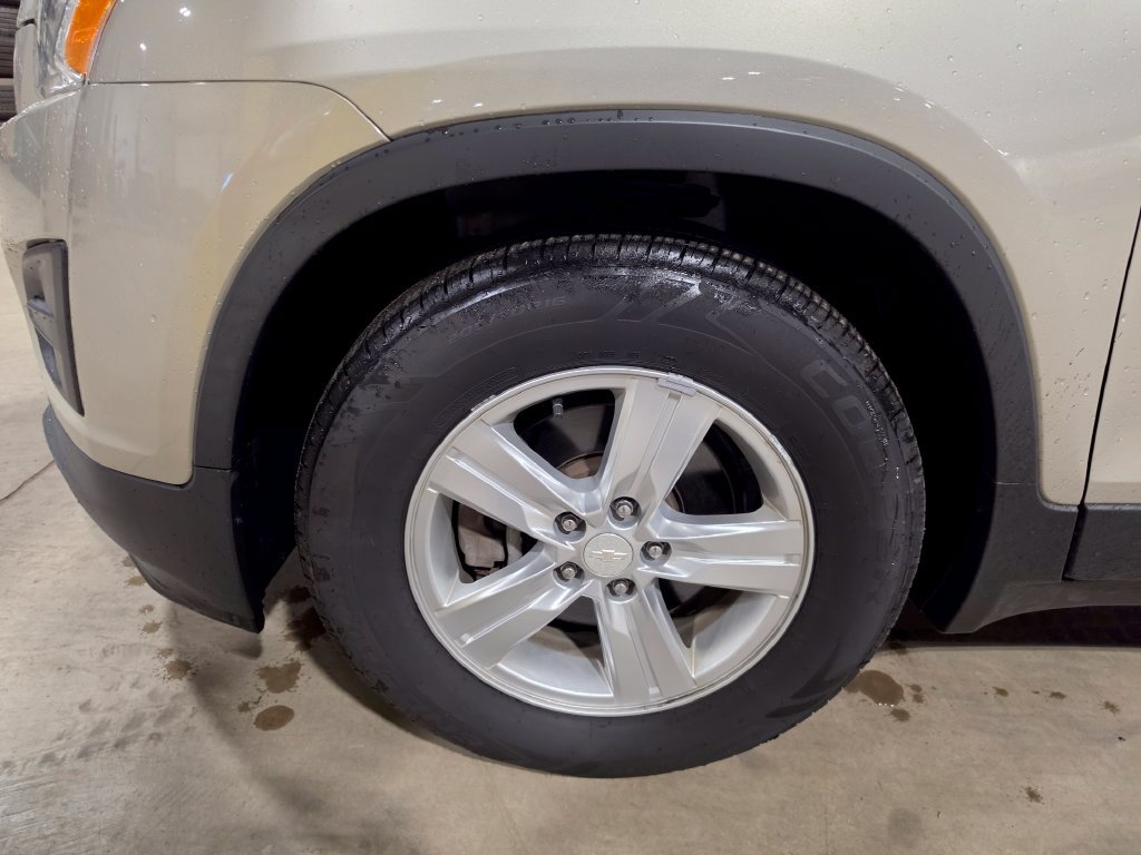 Used 2016 Chevrolet Trax LT w/ LT Convenience Package FWD image 3