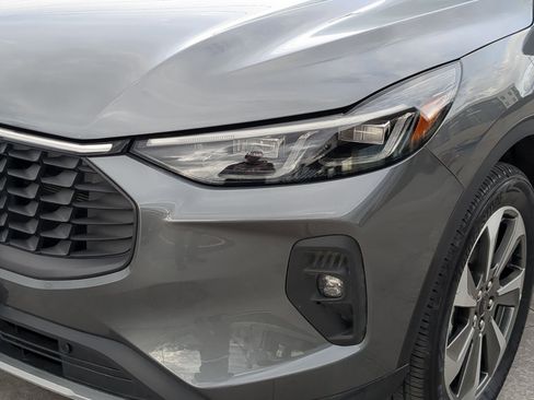 Used 2025 Ford Escape Platinum image 12