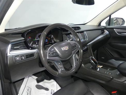Used 2018 Cadillac XT5 Luxury w/ Driver Awareness Package image 24